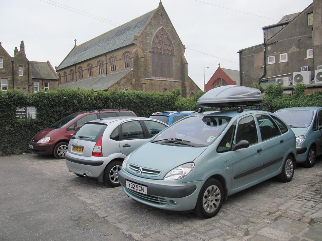 Lindisfarne Holiday Apartments - Families & Couples Only Blackpool Exterior photo