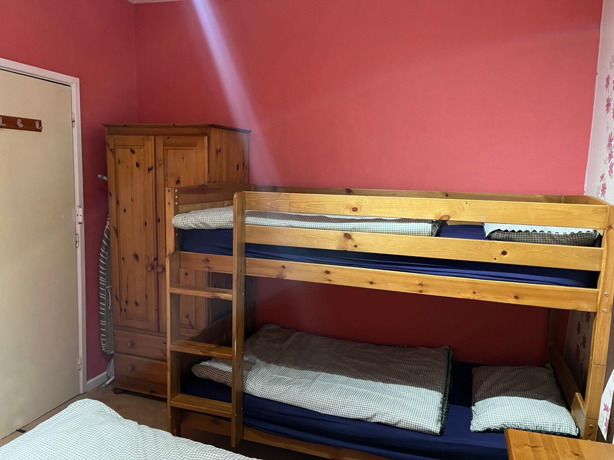Lindisfarne Holiday Apartments - Families & Couples Only Blackpool Exterior photo