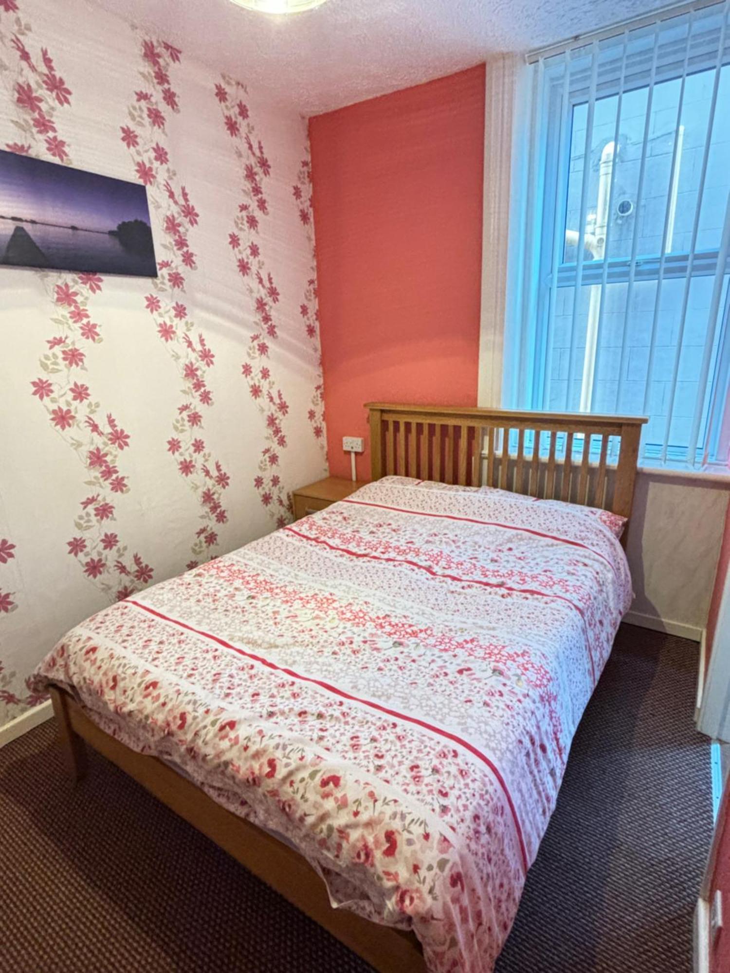 Lindisfarne Holiday Apartments - Families & Couples Only Blackpool Exterior photo