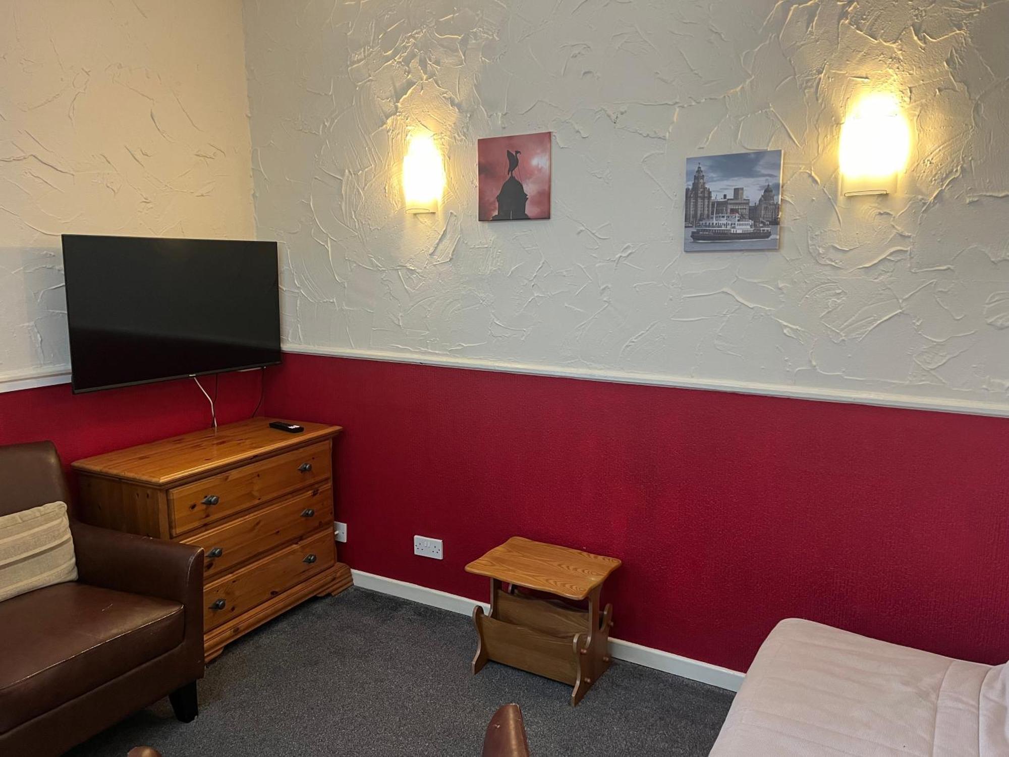 Lindisfarne Holiday Apartments - Families & Couples Only Blackpool Exterior photo