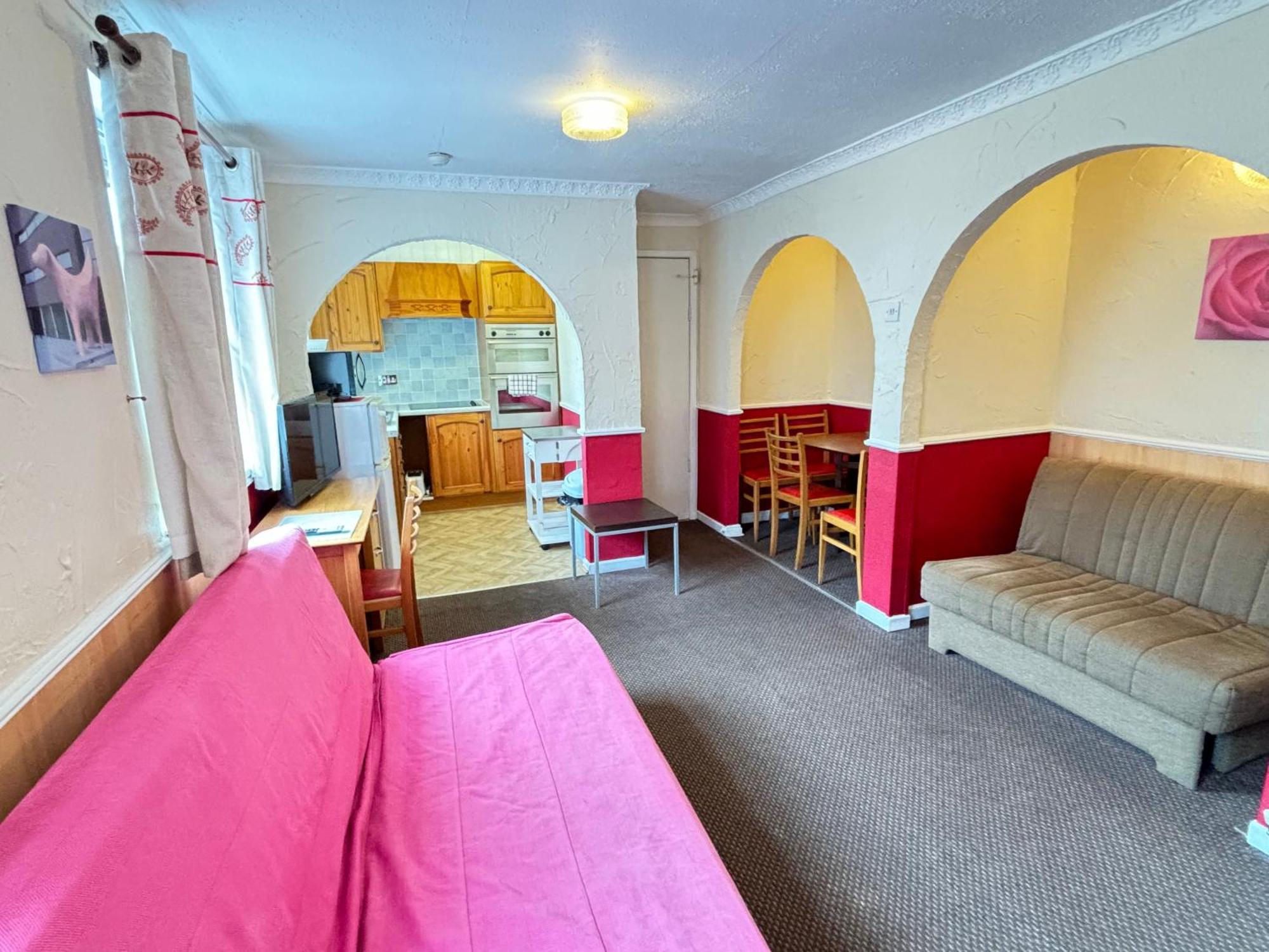 Lindisfarne Holiday Apartments - Families & Couples Only Blackpool Exterior photo