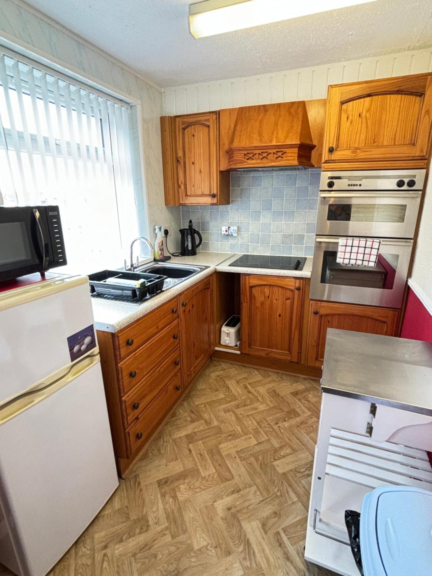 Lindisfarne Holiday Apartments - Families & Couples Only Blackpool Exterior photo