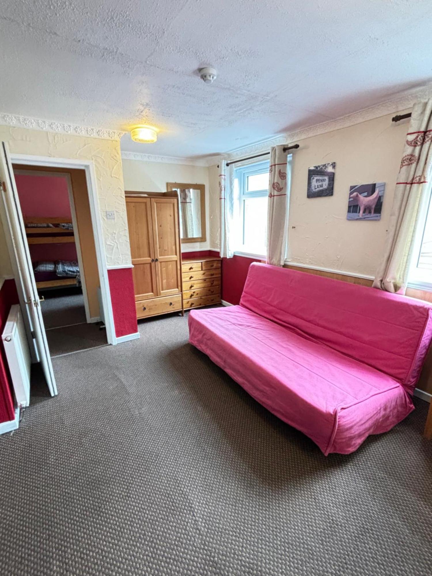 Lindisfarne Holiday Apartments - Families & Couples Only Blackpool Exterior photo