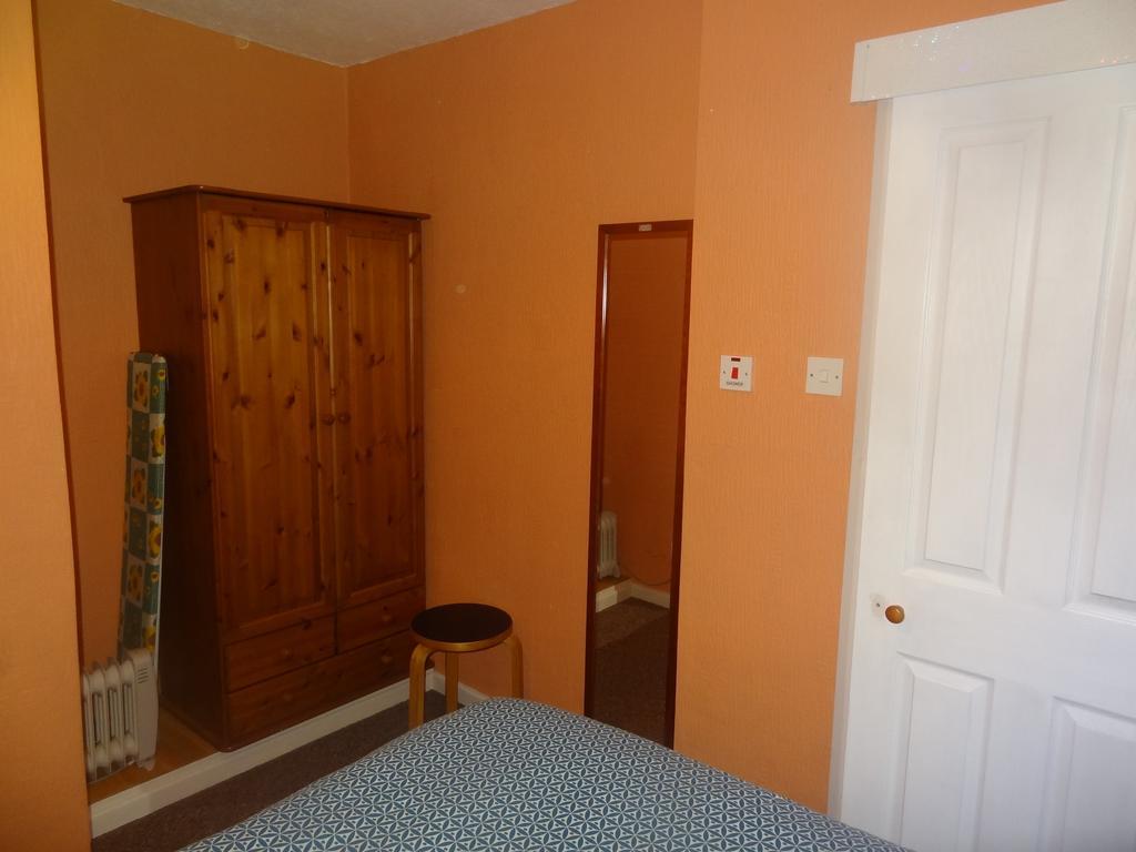 Lindisfarne Holiday Apartments - Families & Couples Only Blackpool Exterior photo