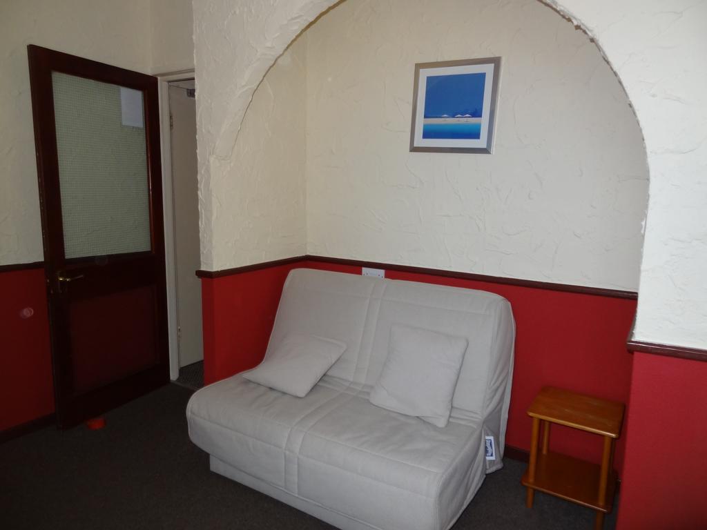 Lindisfarne Holiday Apartments - Families & Couples Only Blackpool Exterior photo