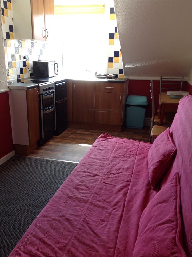 Lindisfarne Holiday Apartments - Families & Couples Only Blackpool Exterior photo